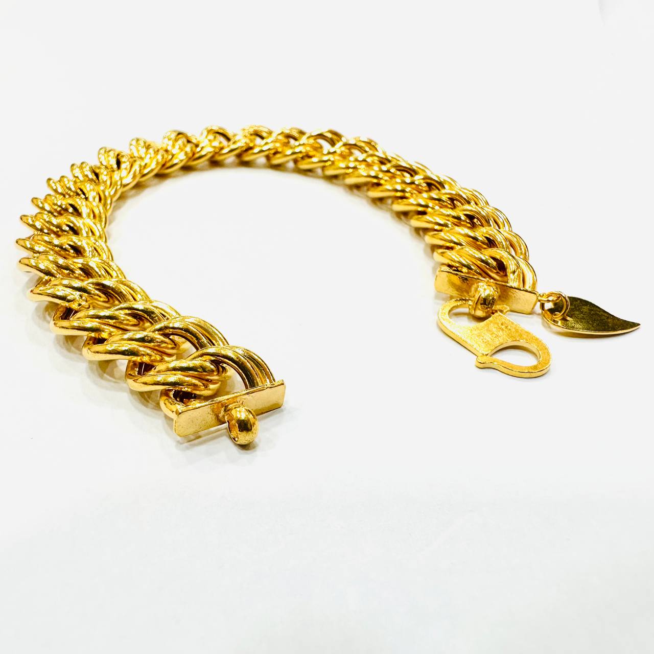 Manufacturer of 916 gold men's designer bracelet mpb286 | Jewelxy - 182158